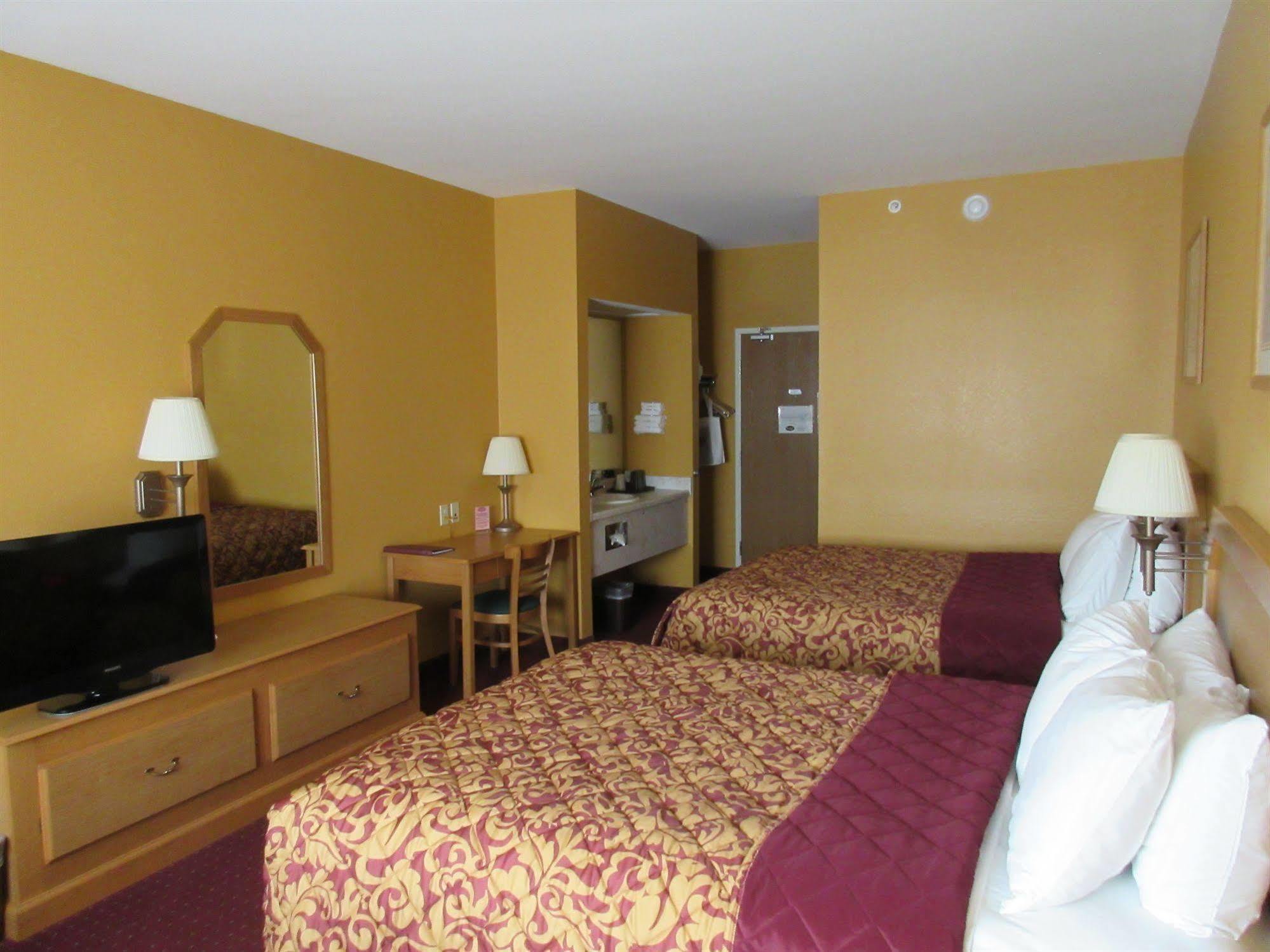 Parkfield Inn - Warsaw 외부 사진